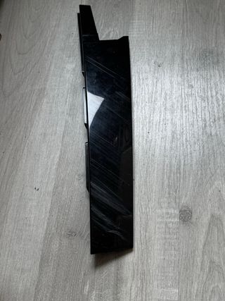 Moldura puerta trasera izquierda 2GA839901A