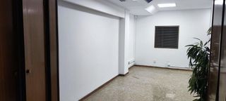 Oficina en alquiler en El Tardón - El Carmen en Sevilla