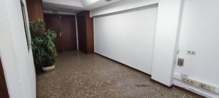 Oficina en alquiler en El Tardón - El Carmen en Sevilla