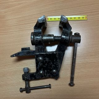 Tornillo de banco antiguo