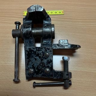 Tornillo de banco antiguo