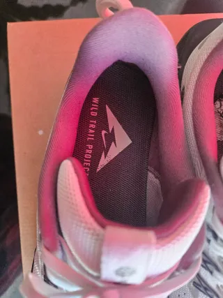 Nike Pegasus Trail 5 blanca suela negra