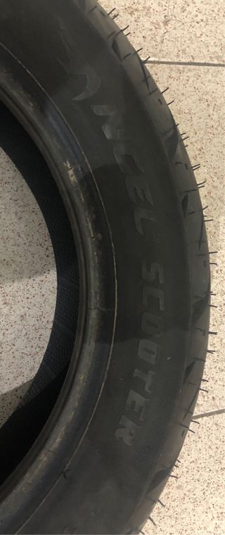 Neumático Pirelli 140/70-12