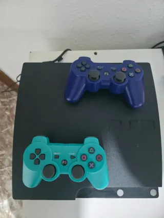 Consolas PS3 y Mandos Azul y Verde