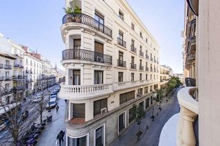 Piso en alquiler en Cortes - Huertas en Madrid