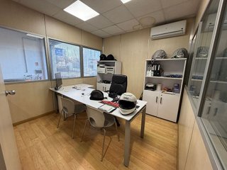 Nave industrial en venta en Segle XX en Terrassa