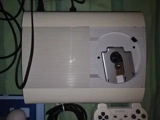 Console PlayStation 3 con accessori