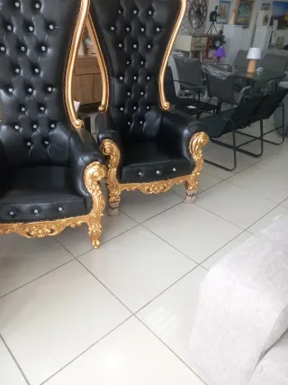 Poltrona di lusso nero e oro