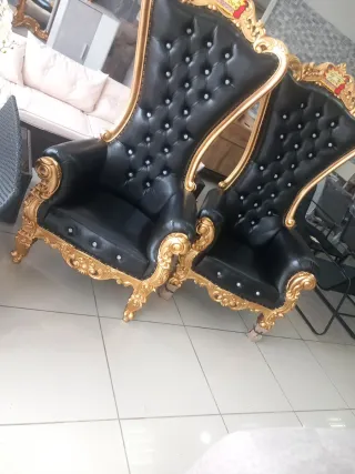 Poltrona di lusso nero e oro