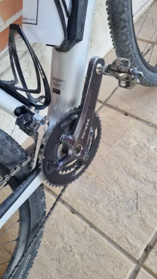 Specialized Diverge Carbon GRX + Ruedas Hunt T54