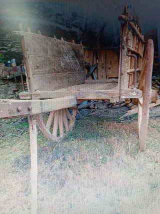 Carro antiguo de madera