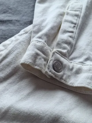 Sobrecamisa blanca Stradivarius oversize denim