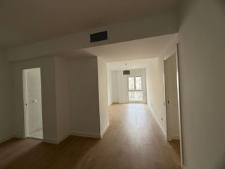 Piso en alquiler en Almagro en Madrid