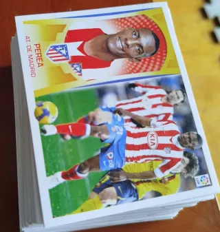 Lote 129 Cromos distintos Liga Este 09/10