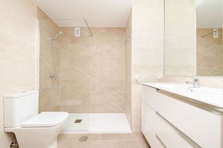 Piso en alquiler en Piovera - Conde Orgaz en Madrid