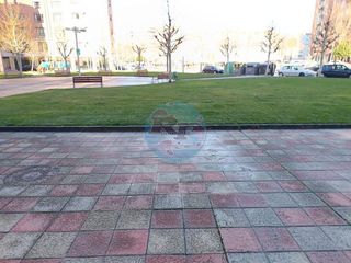 Local comercial en venta en La Chantría - La Lastra en León