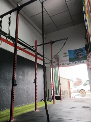 Cuerda para trepar (Rope climb)