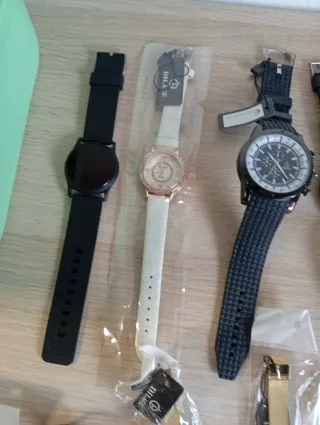 Lote de relojes están nuevos