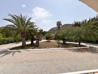 Chalet en venta en Elda