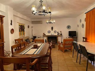 Chalet en venta en Elda