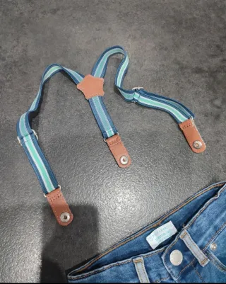 Jeans con bretelle 12/18 mesi