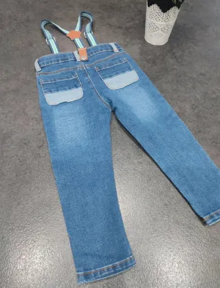 Jeans con bretelle 12/18 mesi
