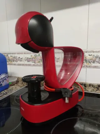 Cafetera Dolce Gusto Roja