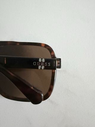 Gafas de sol Guess Carey Estuche