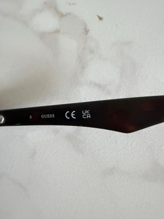 Gafas de sol Guess Carey Estuche