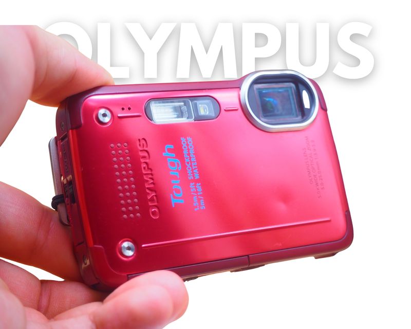 Olympus Tough TG-630 Roja