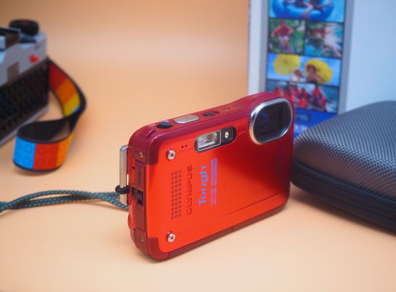 Olympus Tough TG-630 Roja afbeelding 3