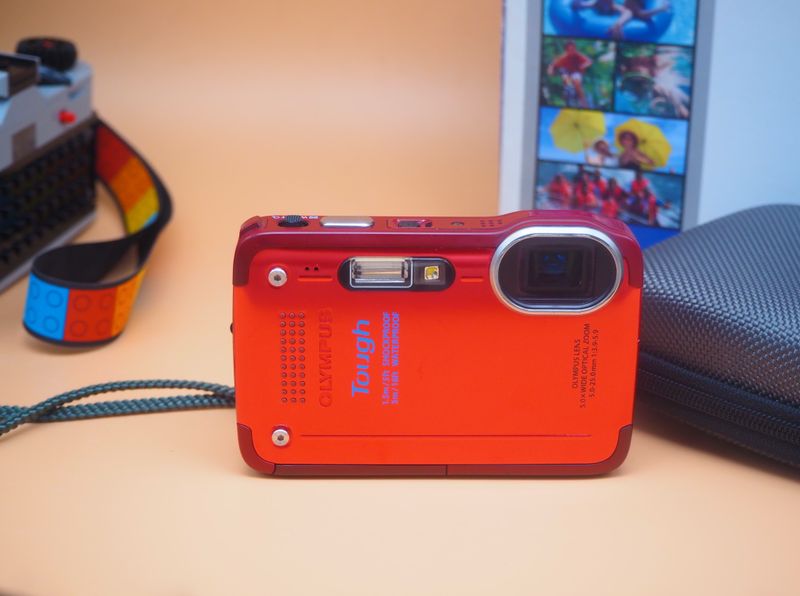 Olympus Tough TG-630 Roja afbeelding 2