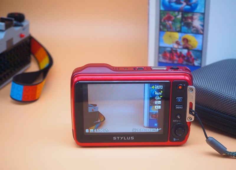 Olympus Tough TG-630 Roja afbeelding 4