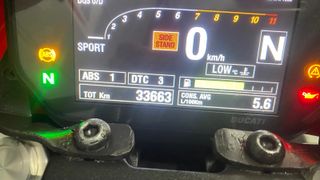 Ducati Monster 821 Roja