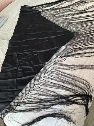 Mantón Sevillana Negro Flecos