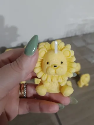 Bomboniera candela leoncino giallo con fiocco