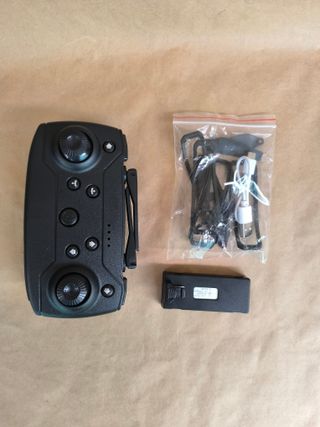 Dron plegable E88 NOVA con cámara — Nuevo