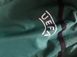 Chubasquero UEFA Verde