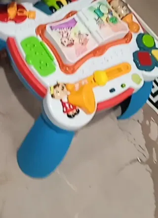 Piano Infantil Leap Frog con Luces y Sonidocon pie