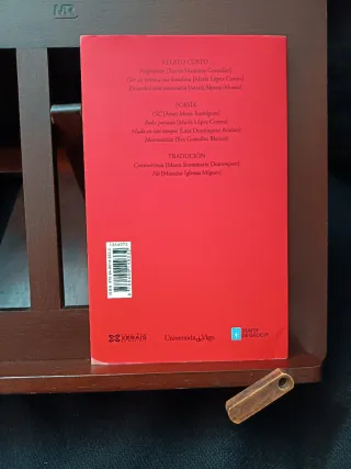 Lote 3 libros novos en galego (Ledicia Costas...)