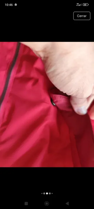 Chaqueta impermeable fucsia