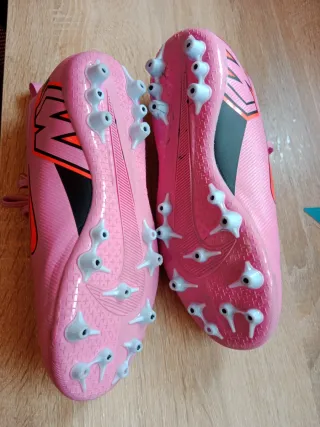 Zapatillas Nike Fútbol Talla 36.5 Rosas