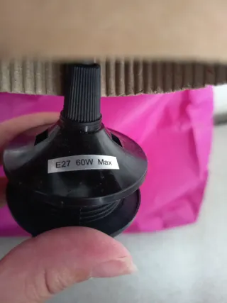 Casquillo para lámpara negro y marrón