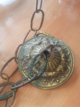 Lámpara antigua de cristal, latón y hierro