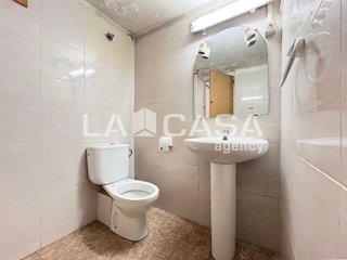 Local comercial en venta en La Verneda i la Pau en Barcelona