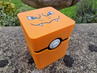 Caja para cartas Pokémon - Charizard