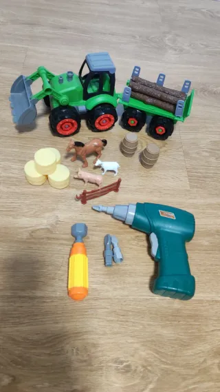 Tractor con remolque y mini granja