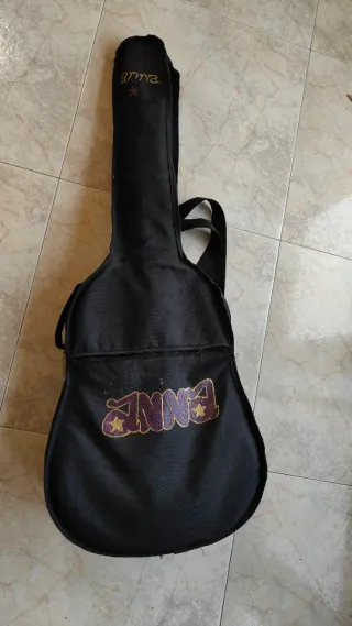 Guitarra clásica+funda, libro partituras,afinador