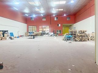 Nave industrial en venta en Lucena