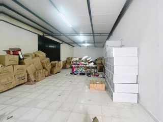 Nave industrial en venta en Lucena